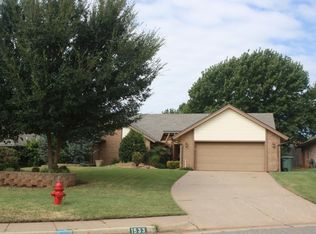1533 Concord Ln, Edmond, OK 73003
