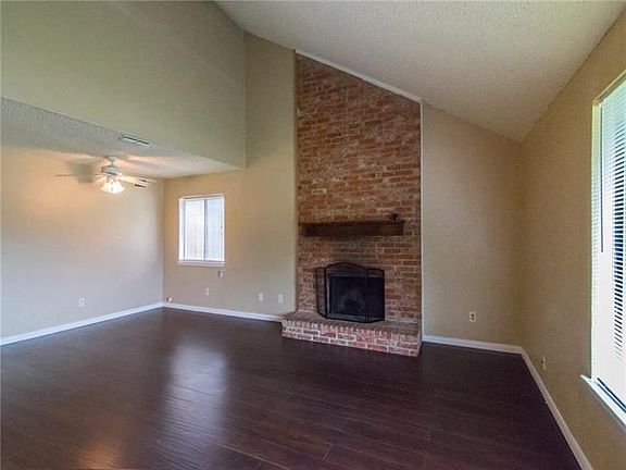2nd image of 2526 Royalty Dr