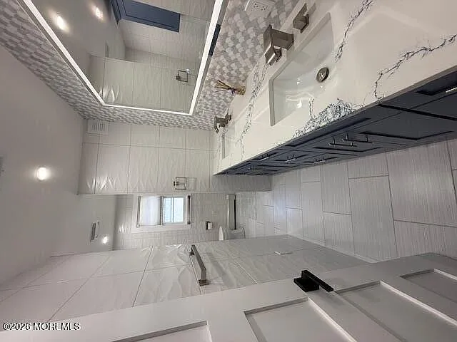 293 Lawrence Ave — Photo 6