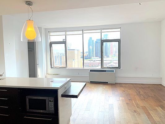 4th image of 217 51st Ave APT 1108