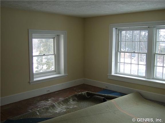 4th image of 125 Grove Dr APT 3B
