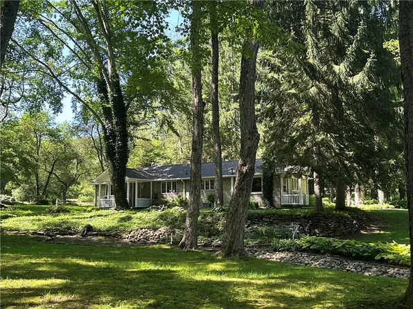 427 Langmaid Ln, Bradford, PA 16701