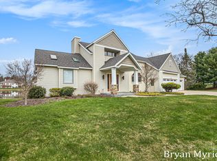 921 Meadow Ridge Dr, Holland, MI 49424