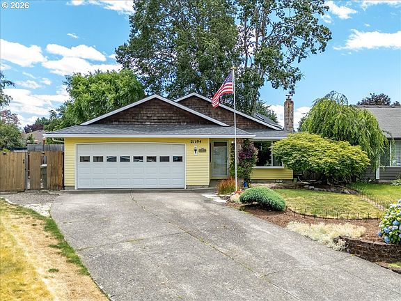4th image of 21194 SW Pamela Ct