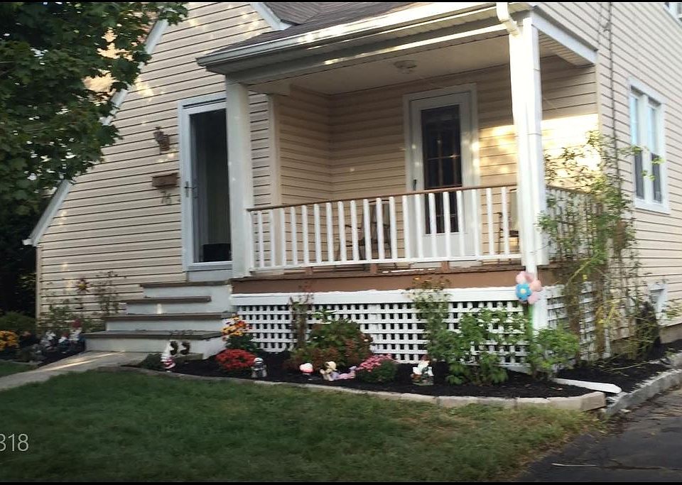 1st image of 76 Cloverdale Ave