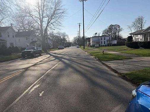5th image of 518 Main St