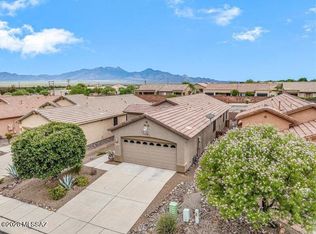 461 W Astruc Dr, Green Valley, AZ 85614