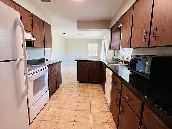 4th image of 3234 NW 48th Pl