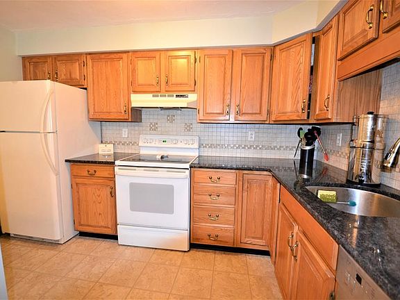2nd image of 610 S Franklin St APT F203