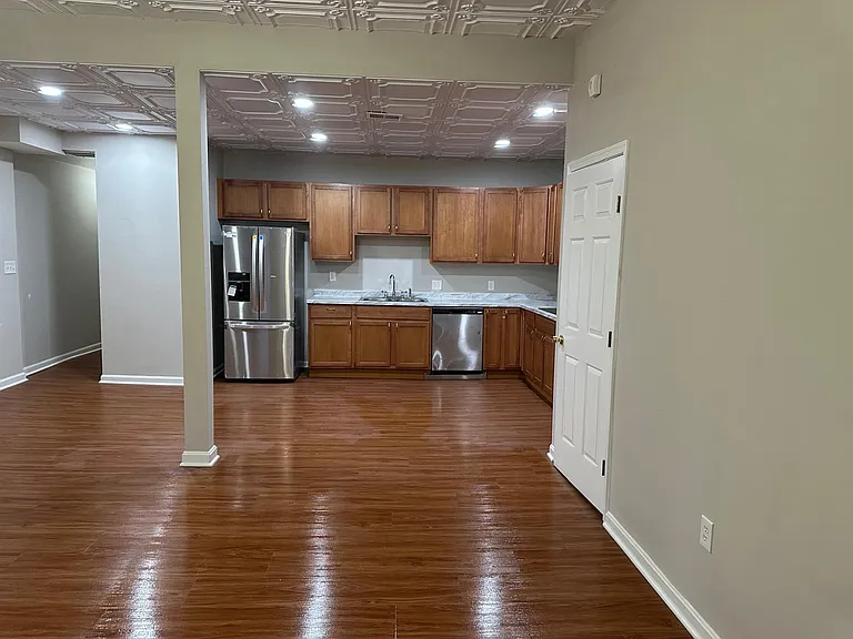 222 N Liberty St #3 — Photo 17