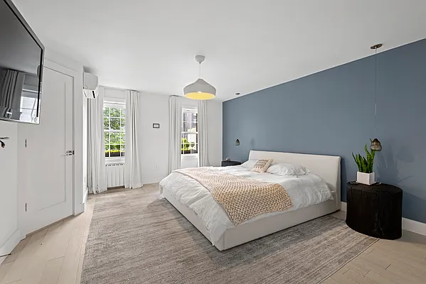 Sold by Nest Seekers International | media 13