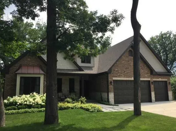 1515 Linden Cir, Lemont, IL 60439