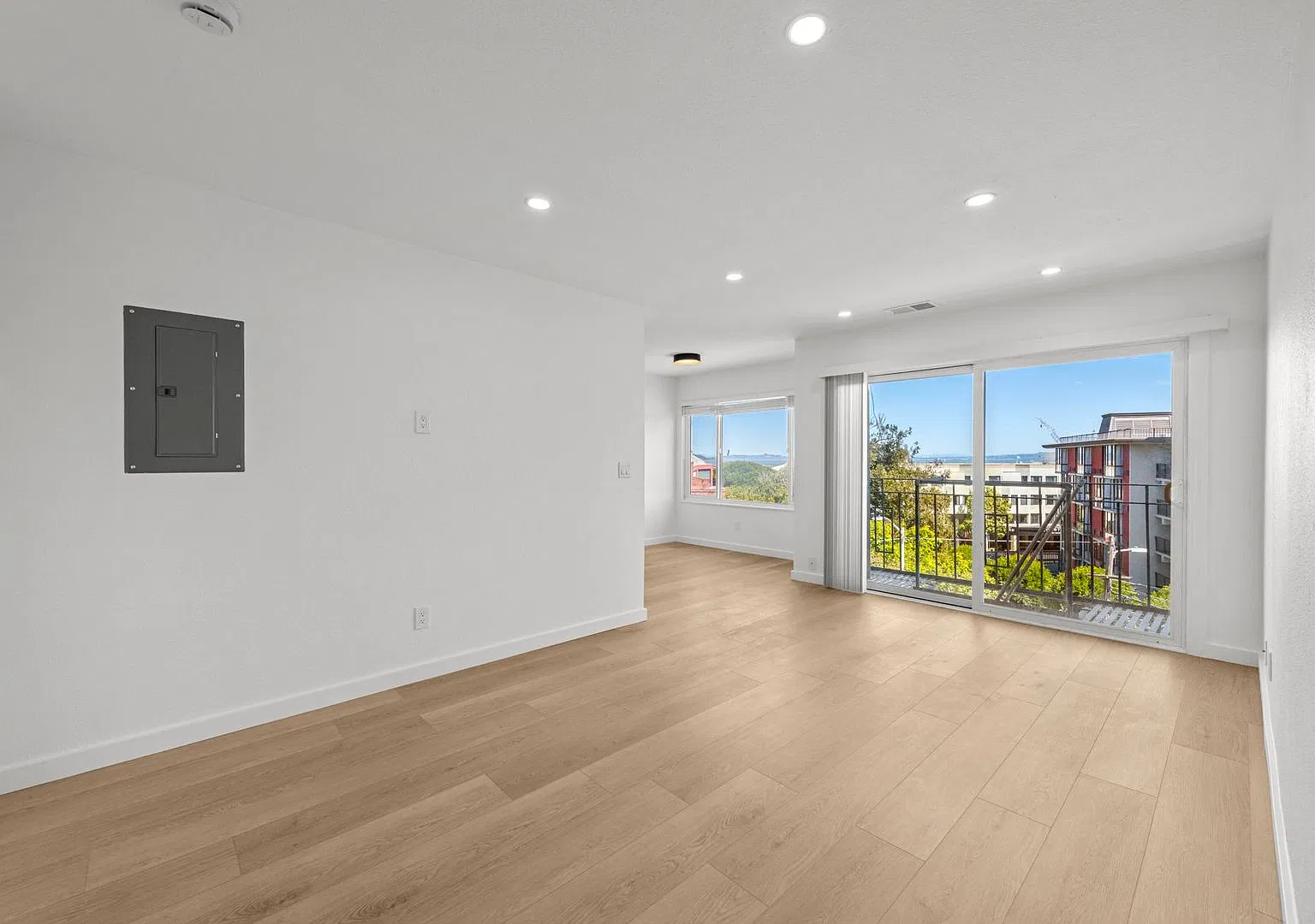 Renovated 2BR with Bay Views & In-Unit Laundry! — Photo 1