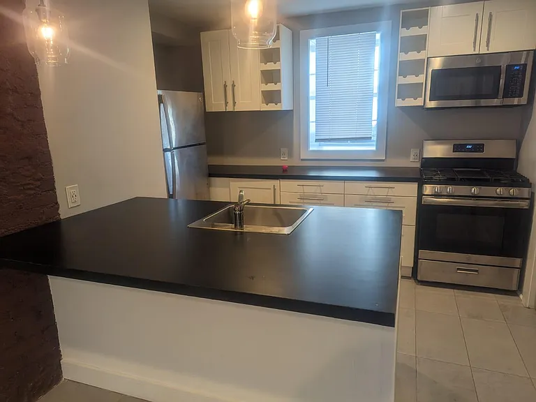 1677 State St #1 — Photo 5