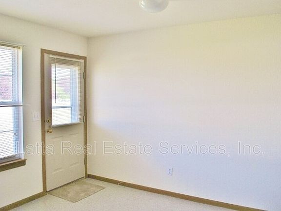 5th image of 209 Amanda Ln