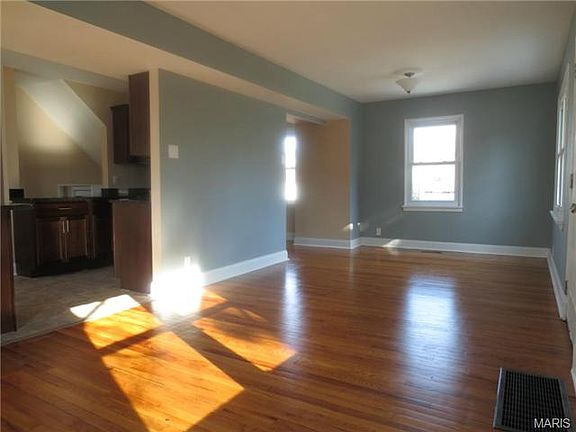3rd image of 1367 Childress Ave