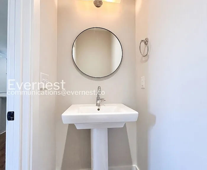 2146 Burns St — Photo 15