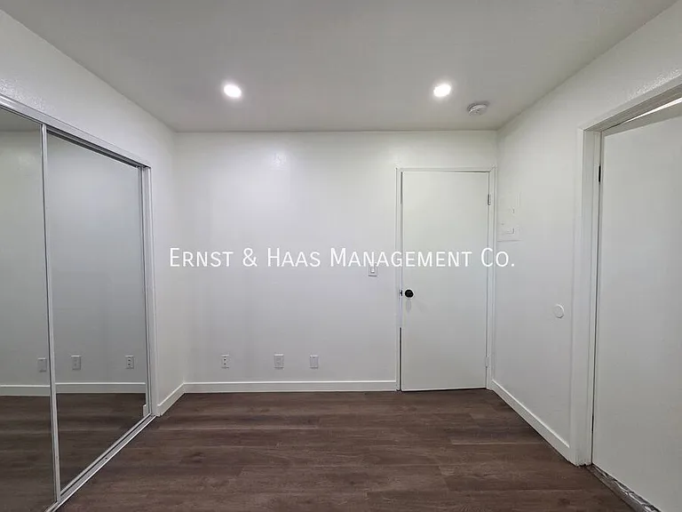 6673 Hammond Ave #G — Photo 16