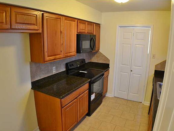 5th image of 146 Janet Dr