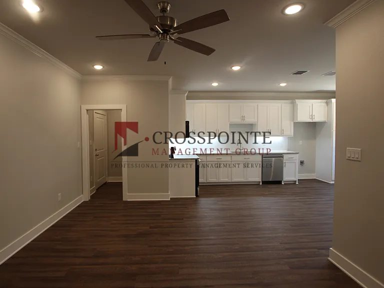 731 Freedom Way — Photo 10