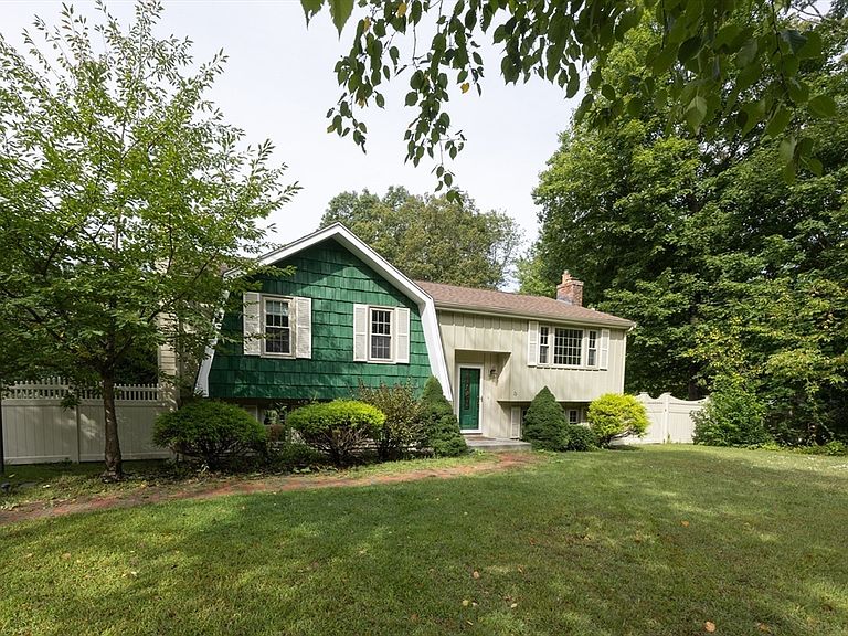 Listing photo 4