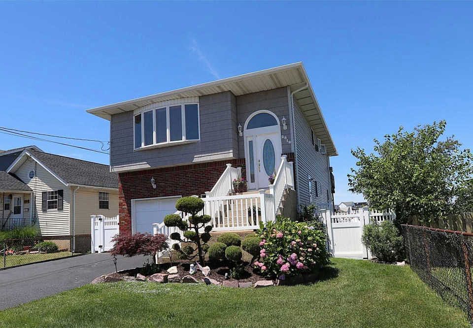 2518 Riverside Dr, Wantagh, NY 11793 Zillow