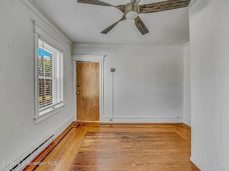 533 S Franklin St — Photo 23