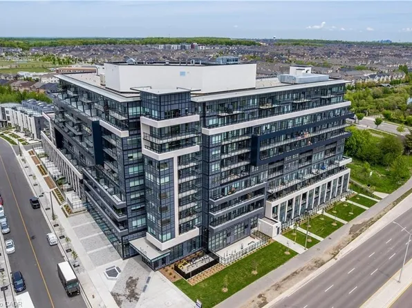 395 Dundas St W #801, Oakville, ON L6M 4L9
