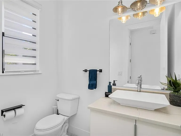 3016 Van Buren Ave — Photo 13