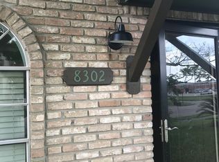 8302 Oakhaven Rd, La Porte, TX 77571