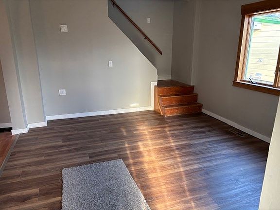 3rd image of 417 4th Ave SW