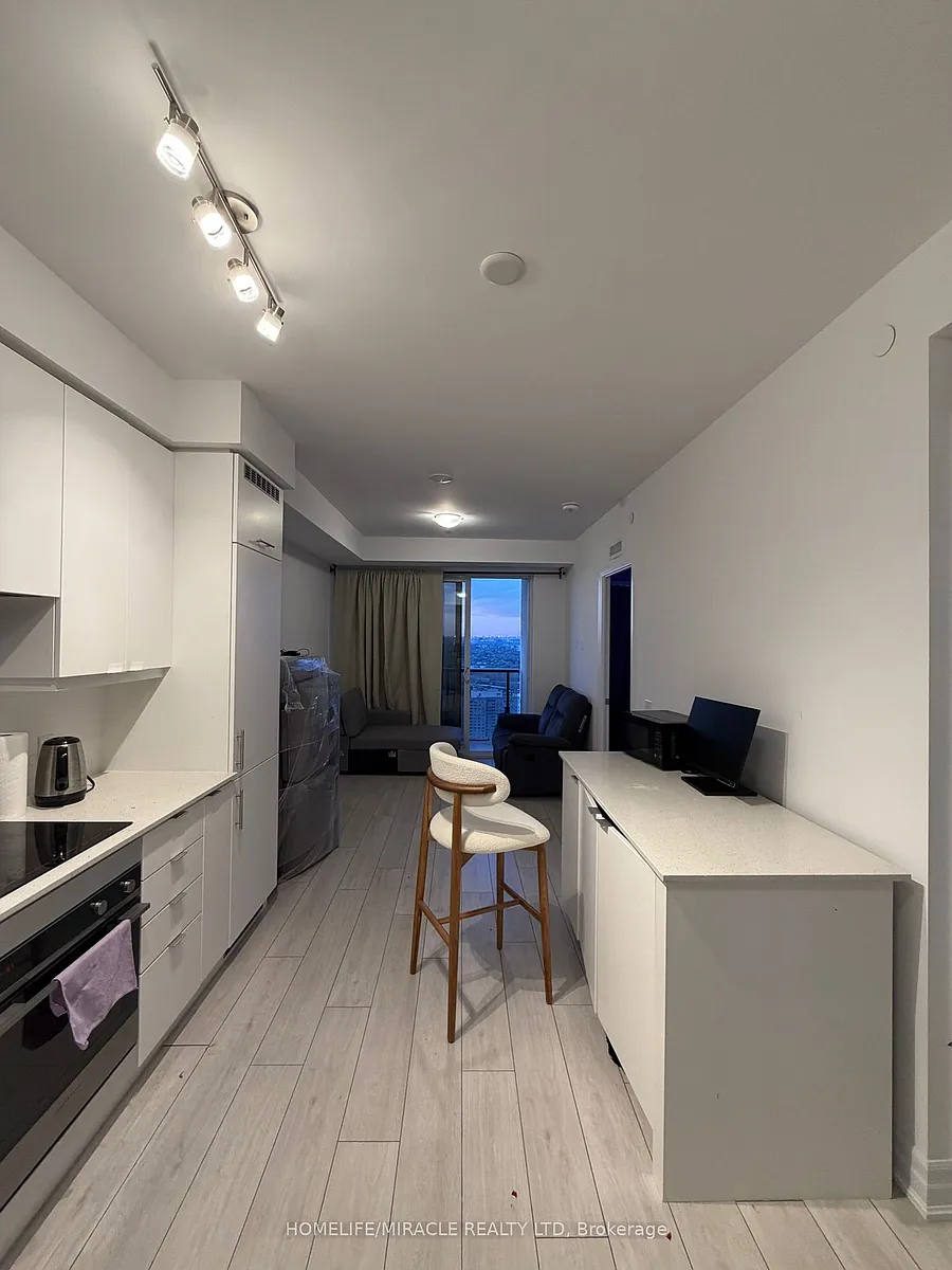 Building Photo - 30 Elm Dr W #3203