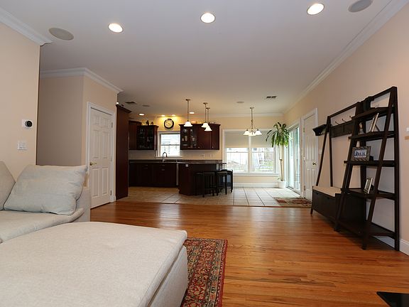 2nd image of 9 Pacific Ave