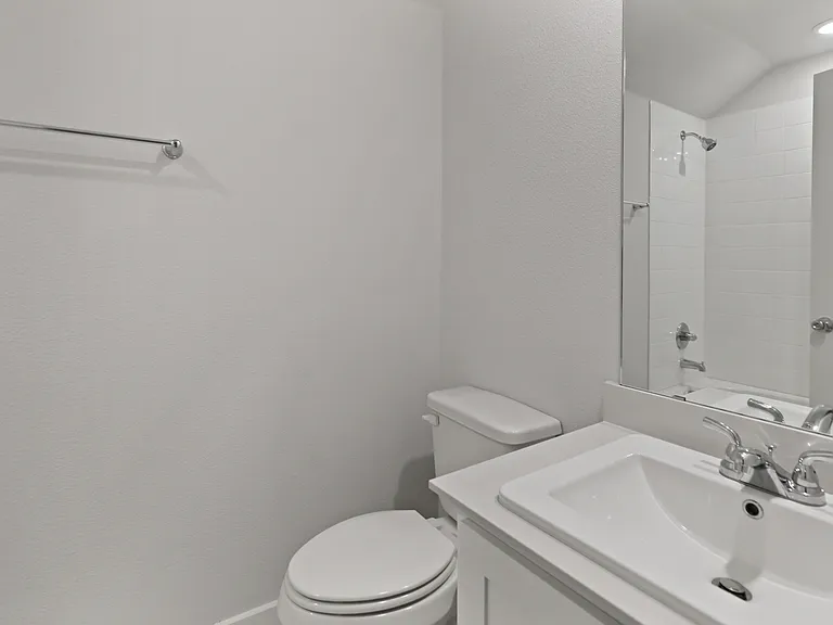221 Caliber Ct — Photo 32