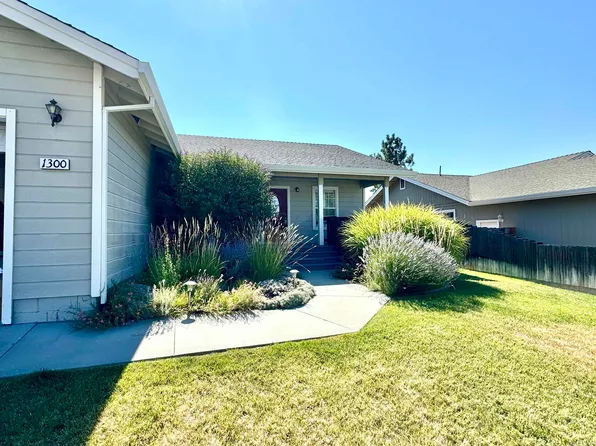 1300 Shadow Mountain Dr, Susanville, CA 96130