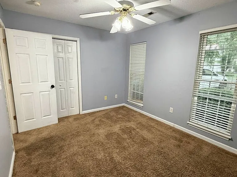 327 Springfield Cir — Photo 12