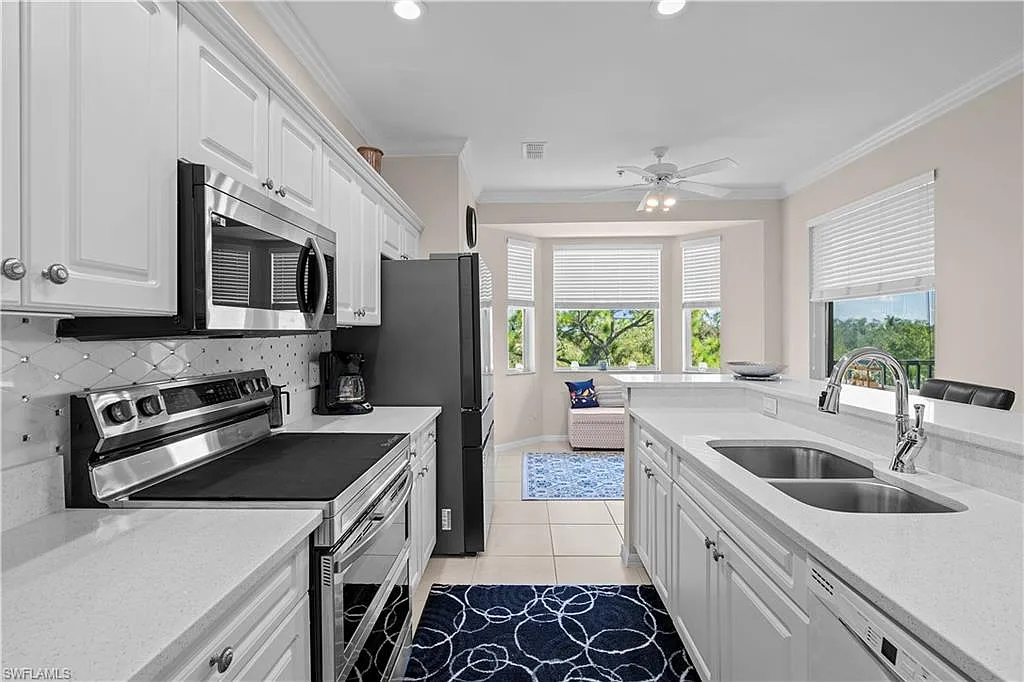 2 bed, 2.0 bath, 1155 sqft, $3,500 — Photo 2