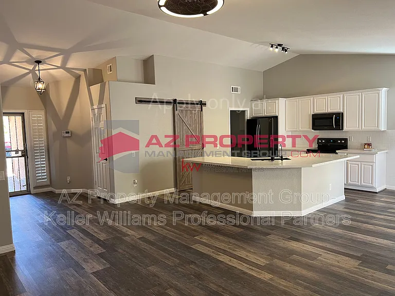7732 W Ocotillo Rd — Photo 3