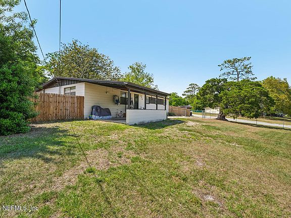 3rd image of 472 SIGSBEE Road