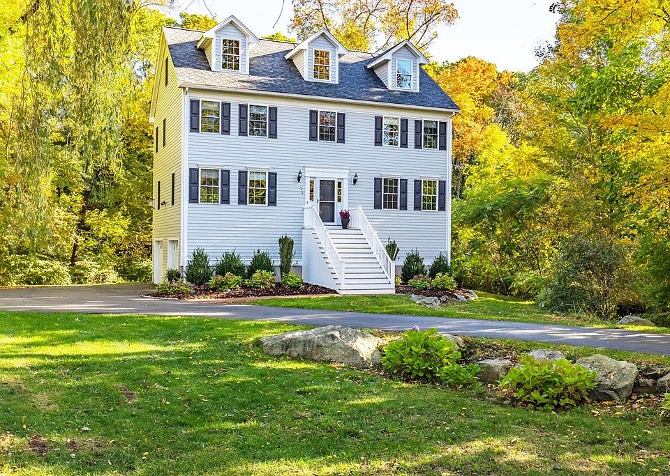 1st image of 460 Merrimac St