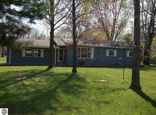 8941 S Harding Ave, Farwell, MI 48622