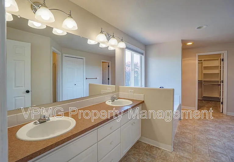 7205 NE 159th Ave — Photo 37