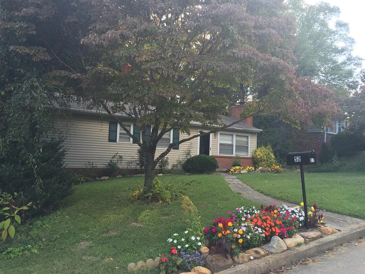 4 bed, 1.5 bath, 1450 sqft, $2,400 — Photo 1