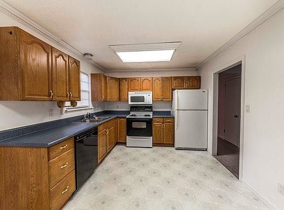 5th image of 4010 Lynncrest Dr NE