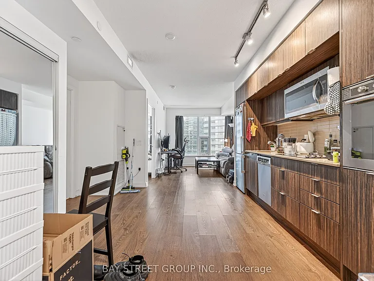 10 York St #1002 — Photo 9