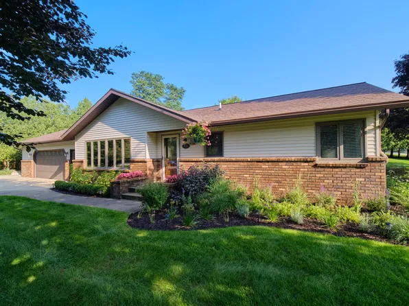 938 18th St, Manistee, MI 49660