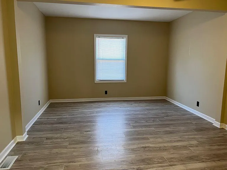 408 Brooke Dr — Photo 13