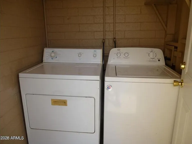 946 E Loma Vista Dr — Photo 15