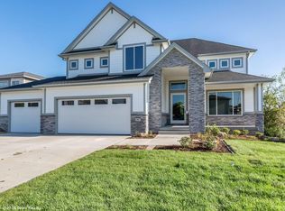 14807 Holcomb Ave, Urbandale, IA 50323