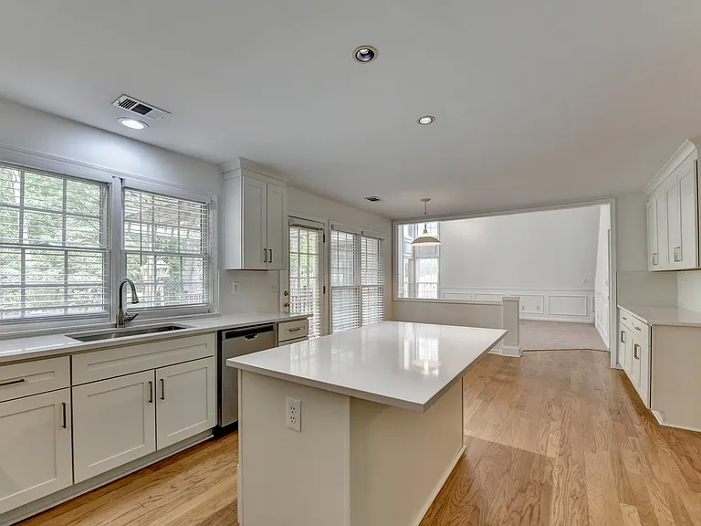 6535 Ganton Dr — Photo 9